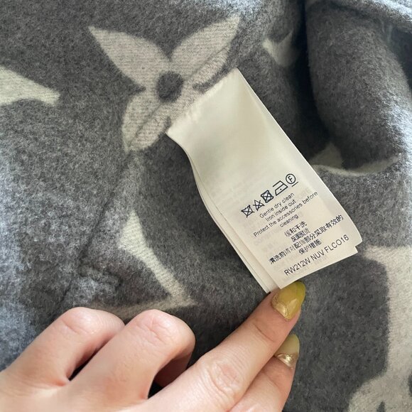 Louis Vuitton  Double Face Hooded Wrap Coat 34 - Picture 15 of 15